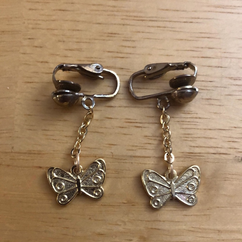 🦋 Dainty 🦋 fashion earrings